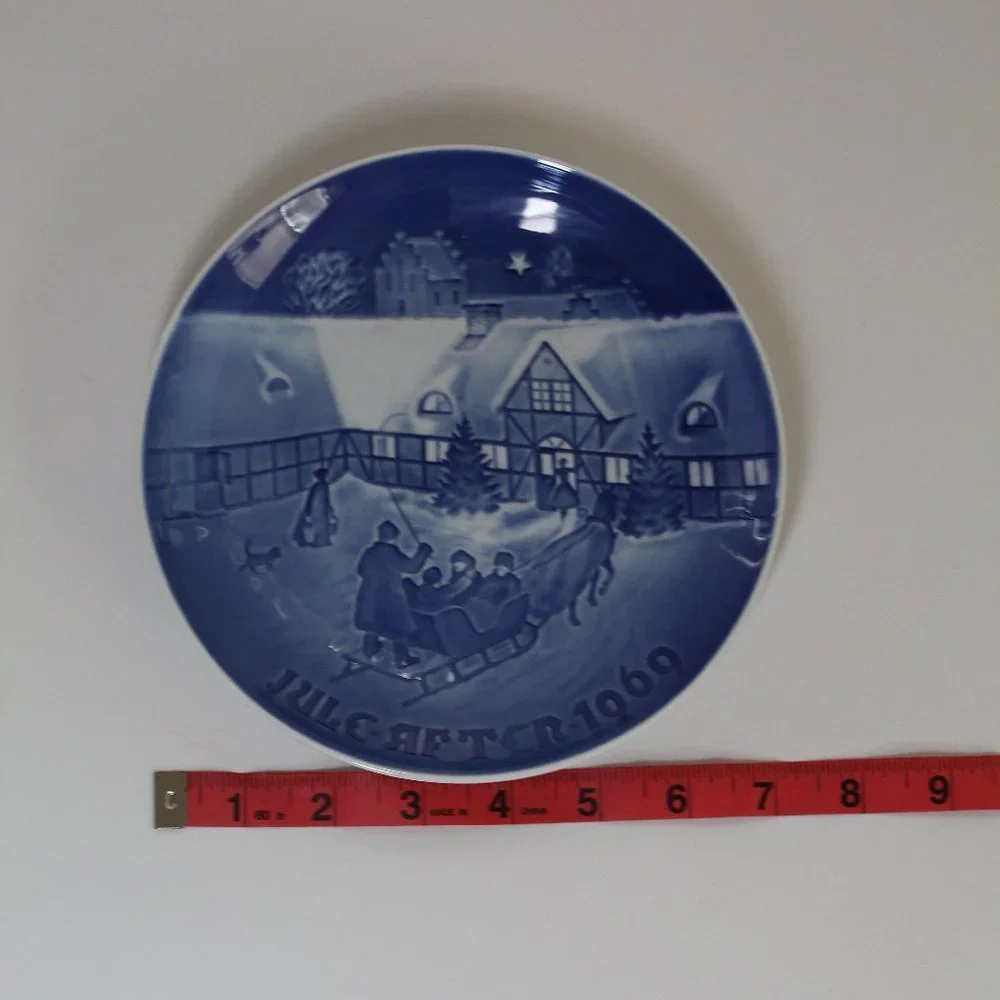 Royal Copenhagen Vintage 1969 “Christmas with the Country Relatives